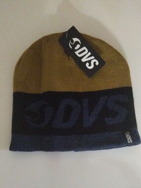 DVS Two-Tone Knit Beanie in Olive & Navy New O/S